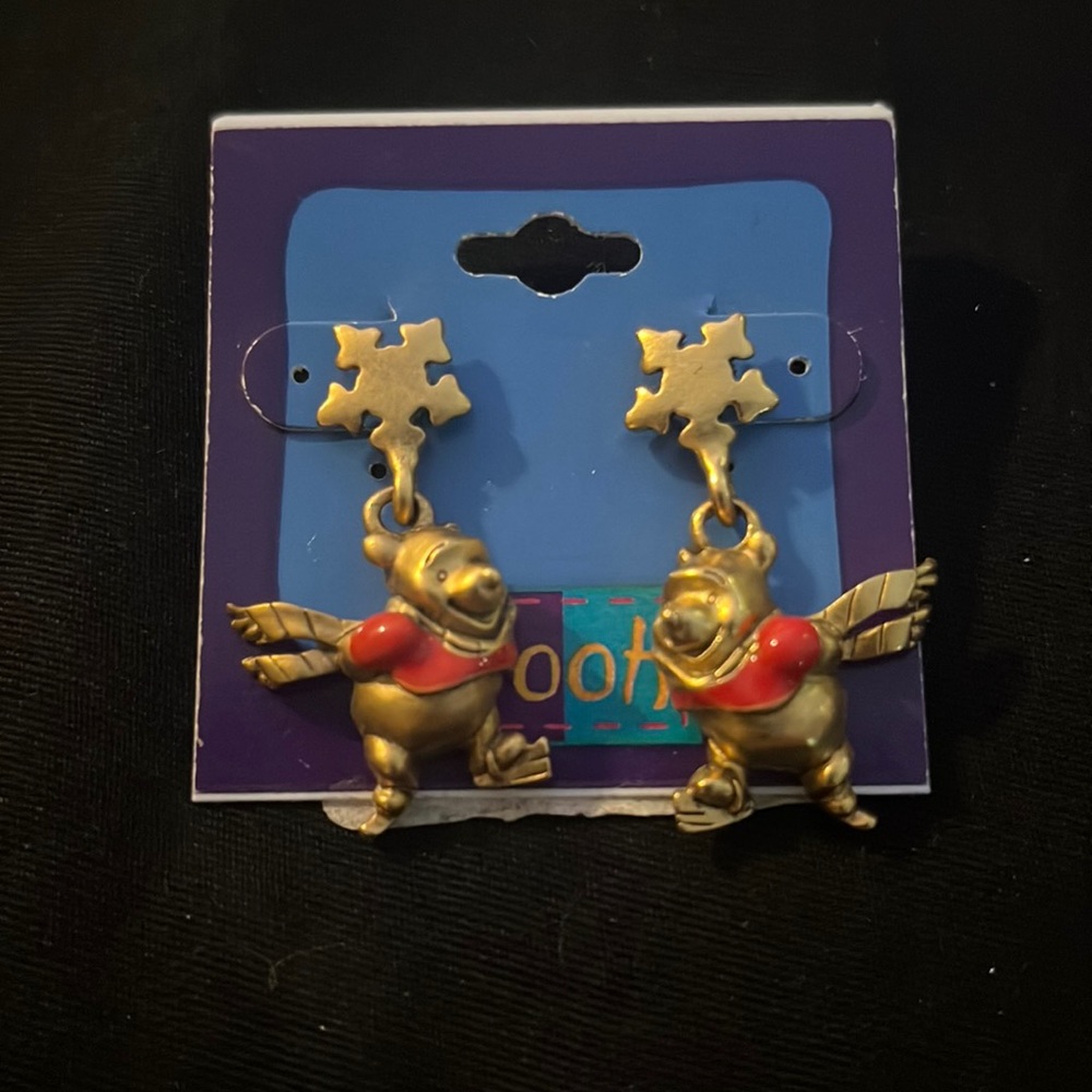 Winnie the Pooh snowflake stud with Pooh skating dangling earrings - New!
